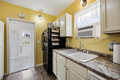 105 8th Street Van Horne IA 52346