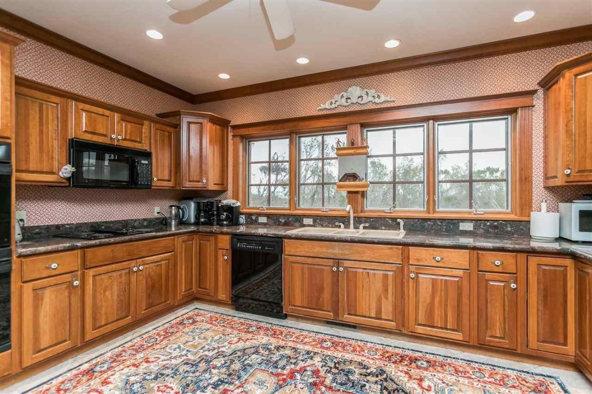 6201 Lakeside Road Marion IA 52302