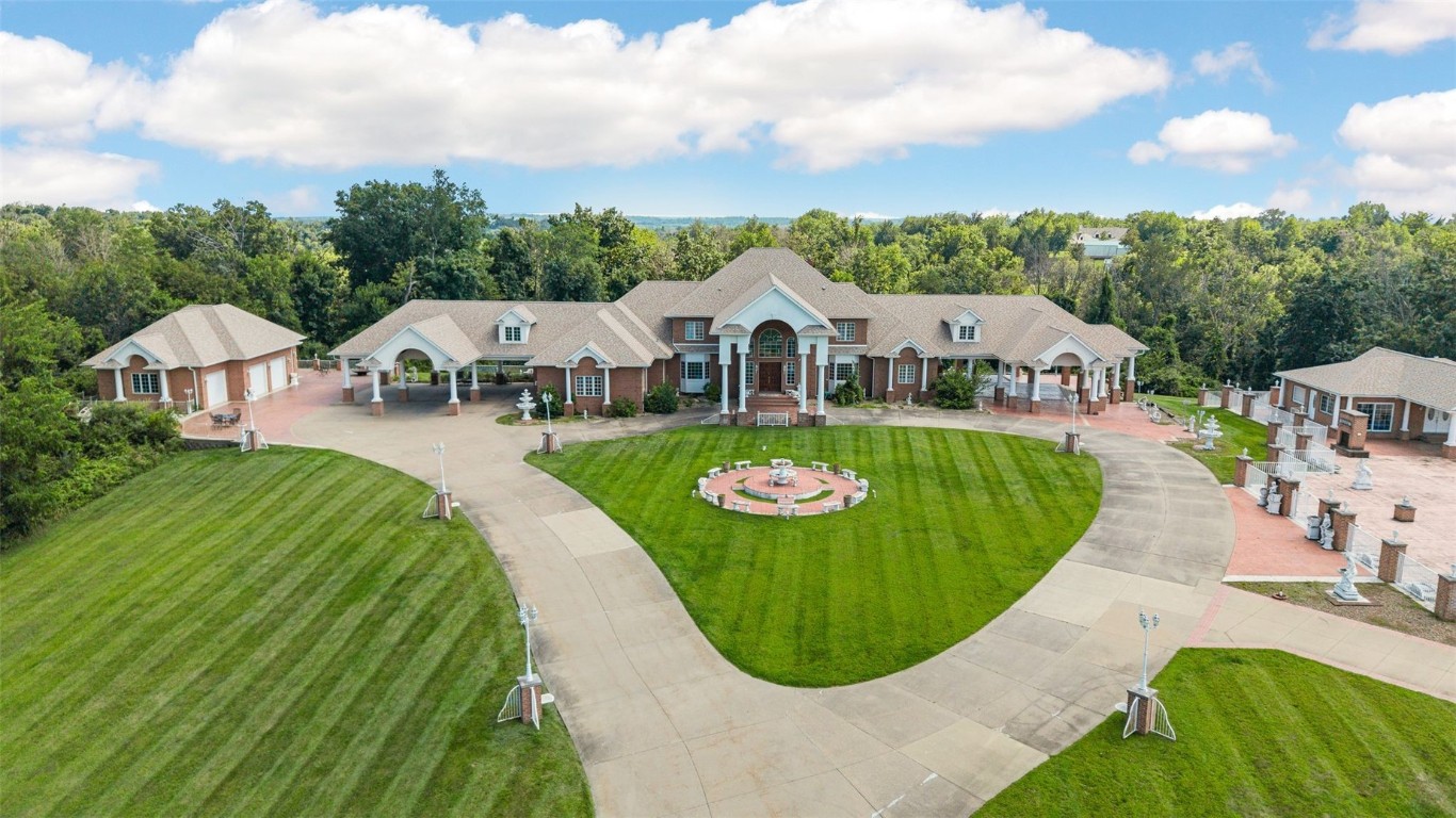 6201 Lakeside Road Marion IA 52302