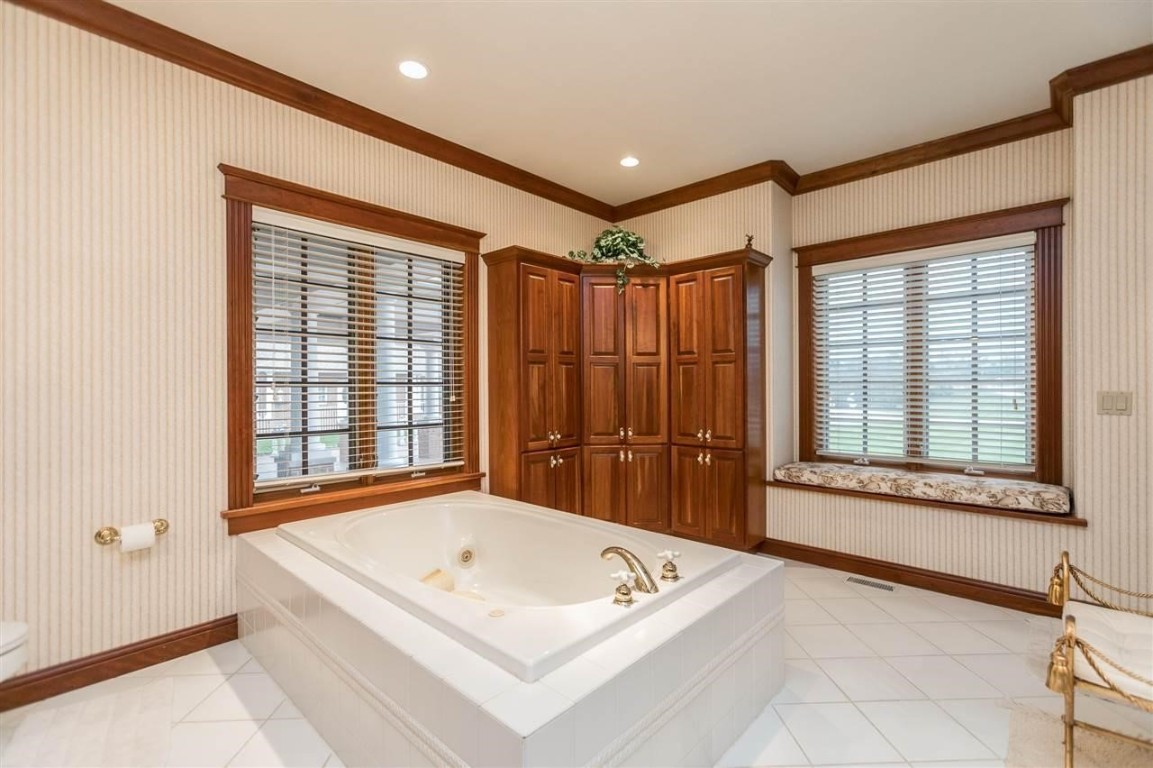 6201 Lakeside Road Marion IA 52302