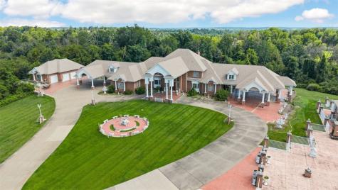 6201 Lakeside Road Marion IA 52302