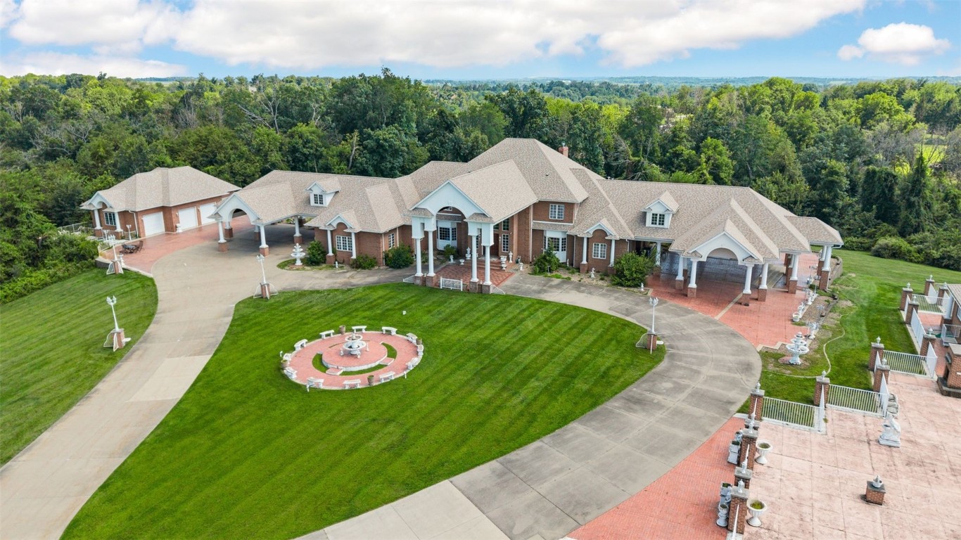 6201 Lakeside Road Marion IA 52302