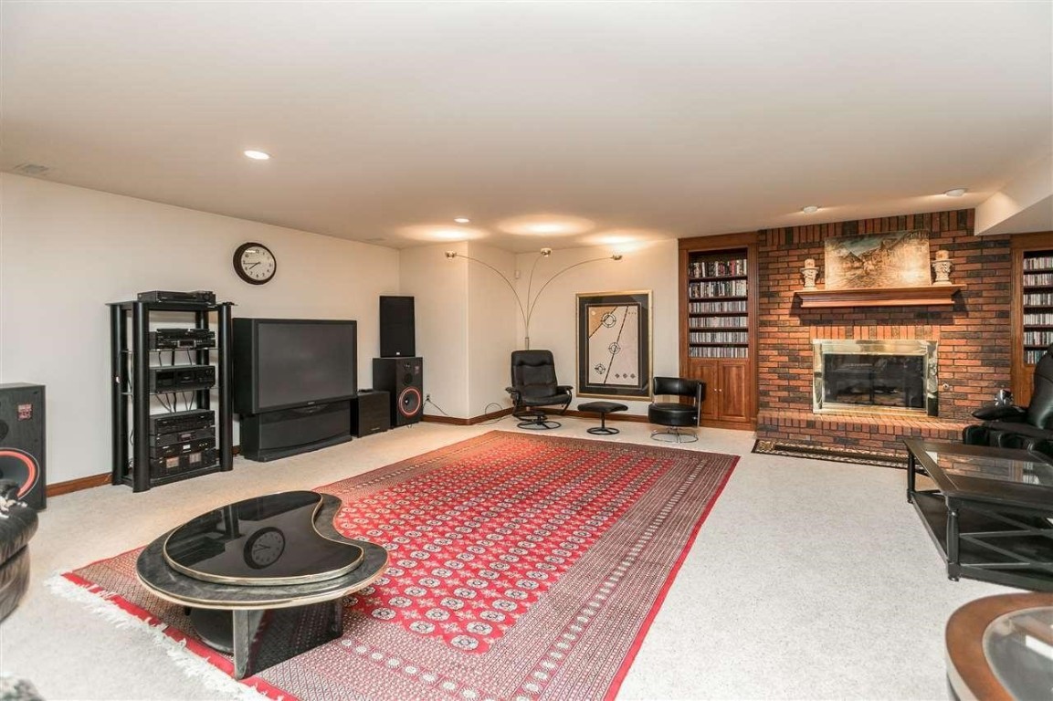 6201 Lakeside Road Marion IA 52302