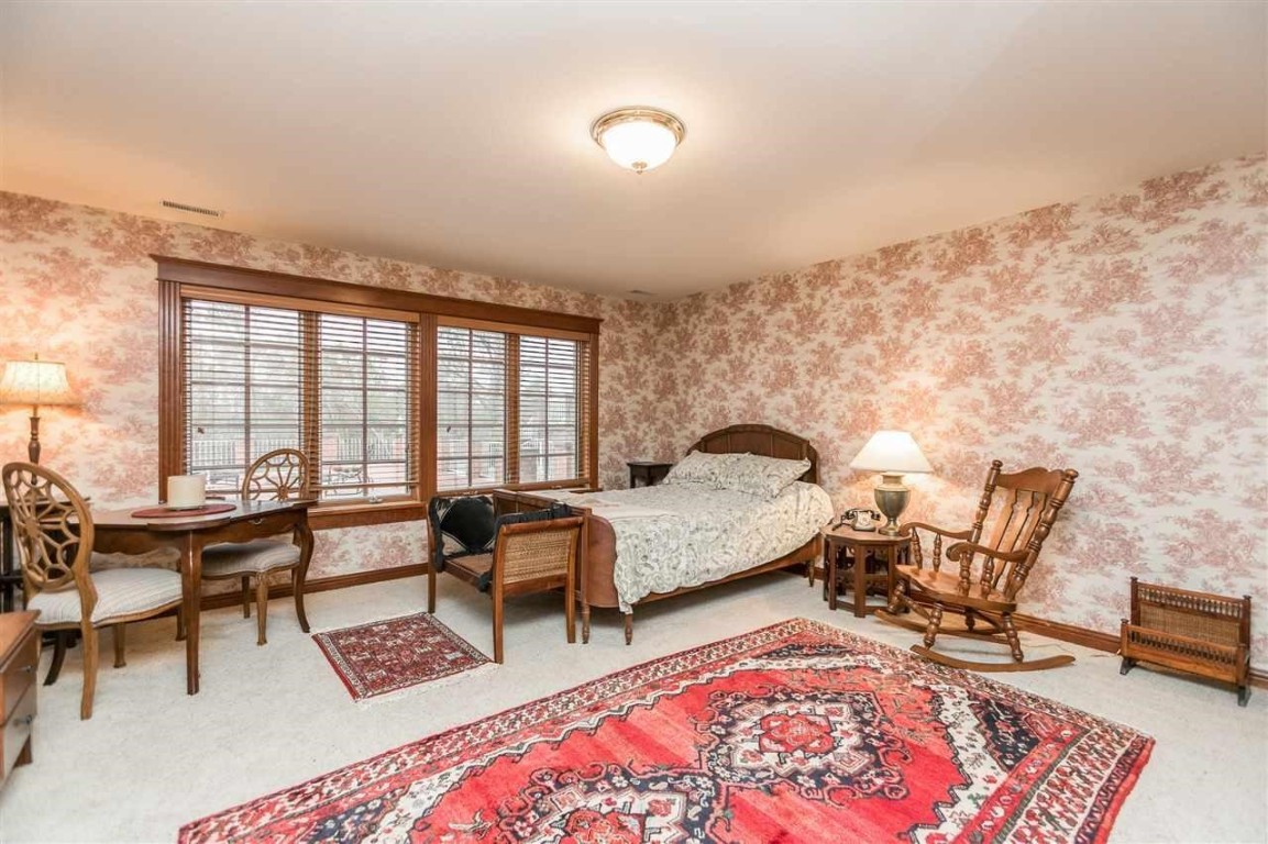 6201 Lakeside Road Marion IA 52302
