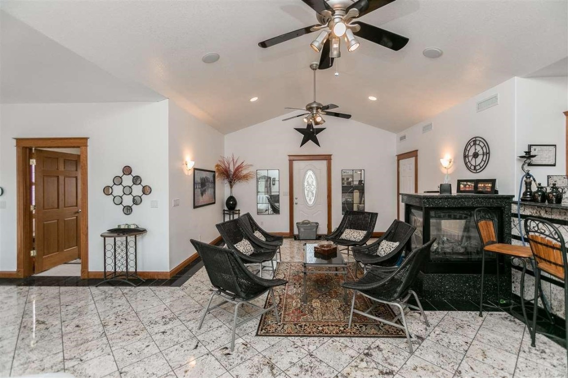 6201 Lakeside Road Marion IA 52302