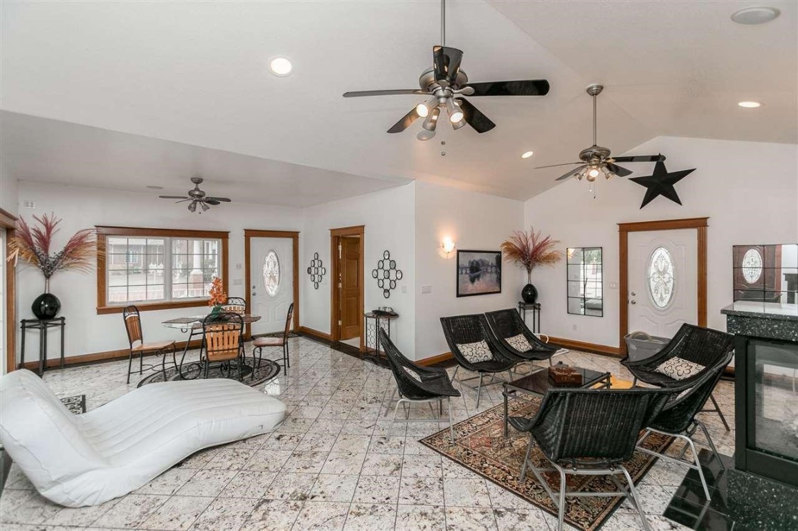 6201 Lakeside Road Marion IA 52302