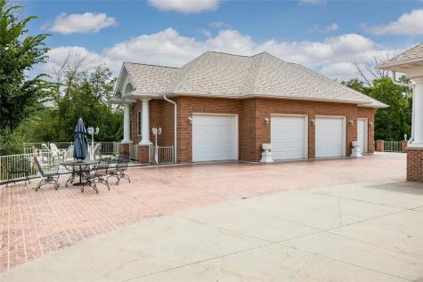 6201 Lakeside Road Marion IA 52302