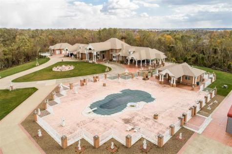 6201 Lakeside Road Marion IA 52302