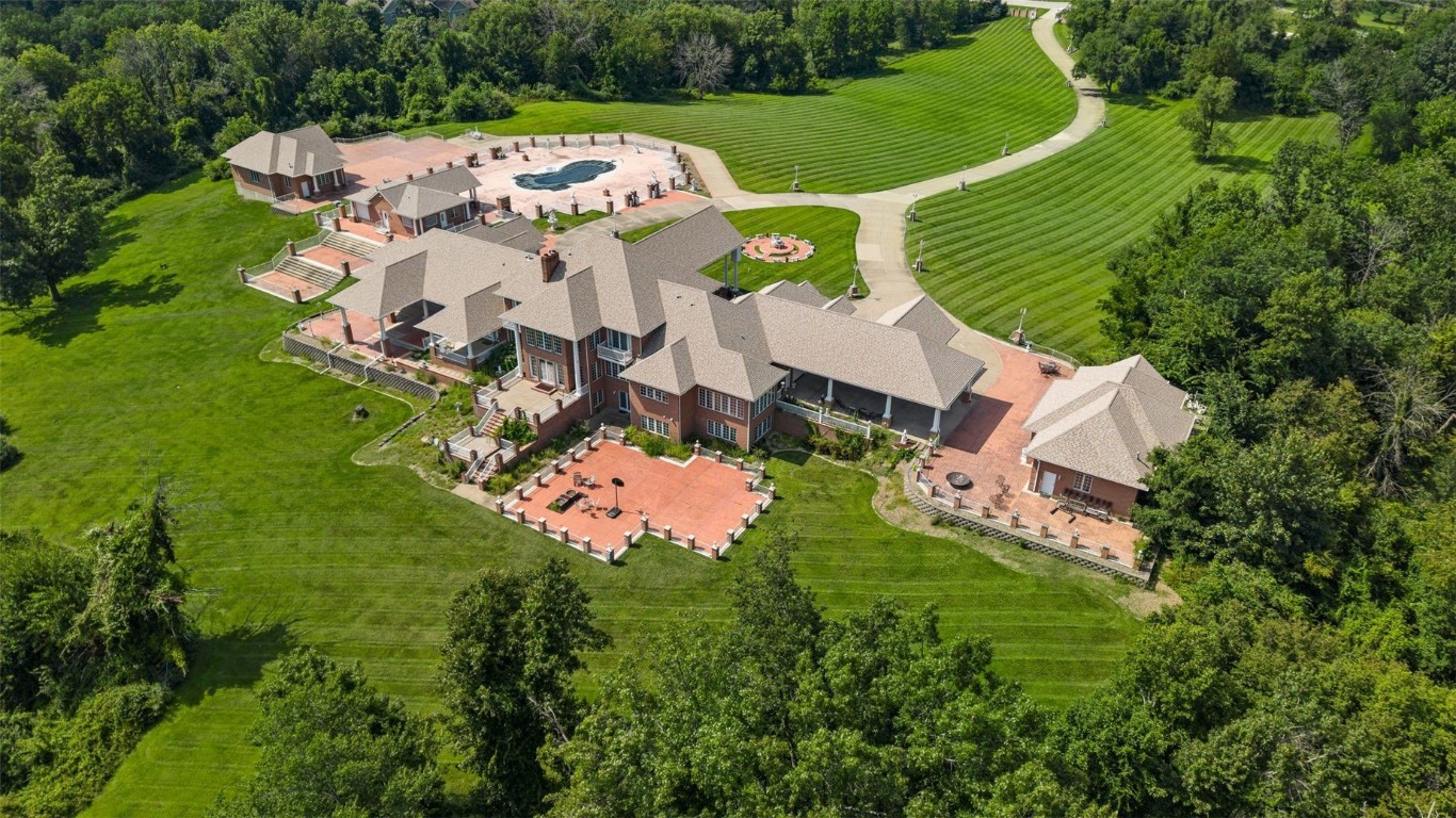6201 Lakeside Road Marion IA 52302