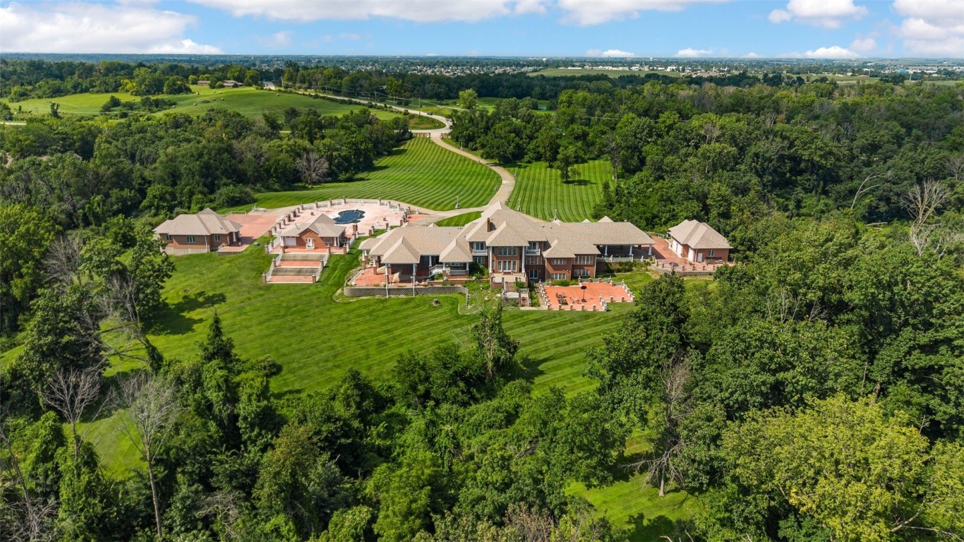 6201 Lakeside Road Marion IA 52302