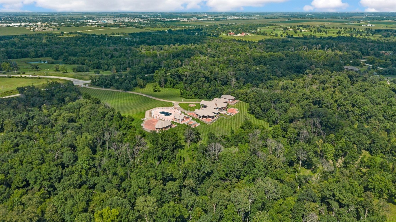 6201 Lakeside Road Marion IA 52302