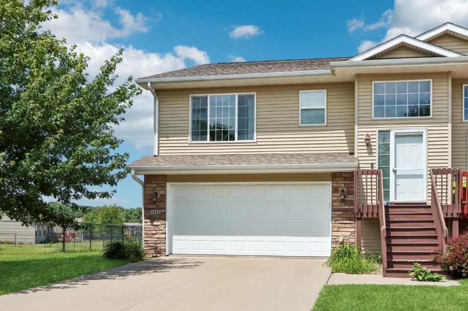1542 Red Oak Drive North Liberty IA 52317