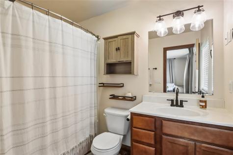 1542 Red Oak Drive North Liberty IA 52317