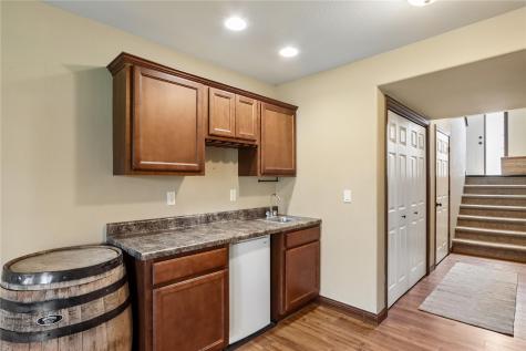 1542 Red Oak Drive North Liberty IA 52317