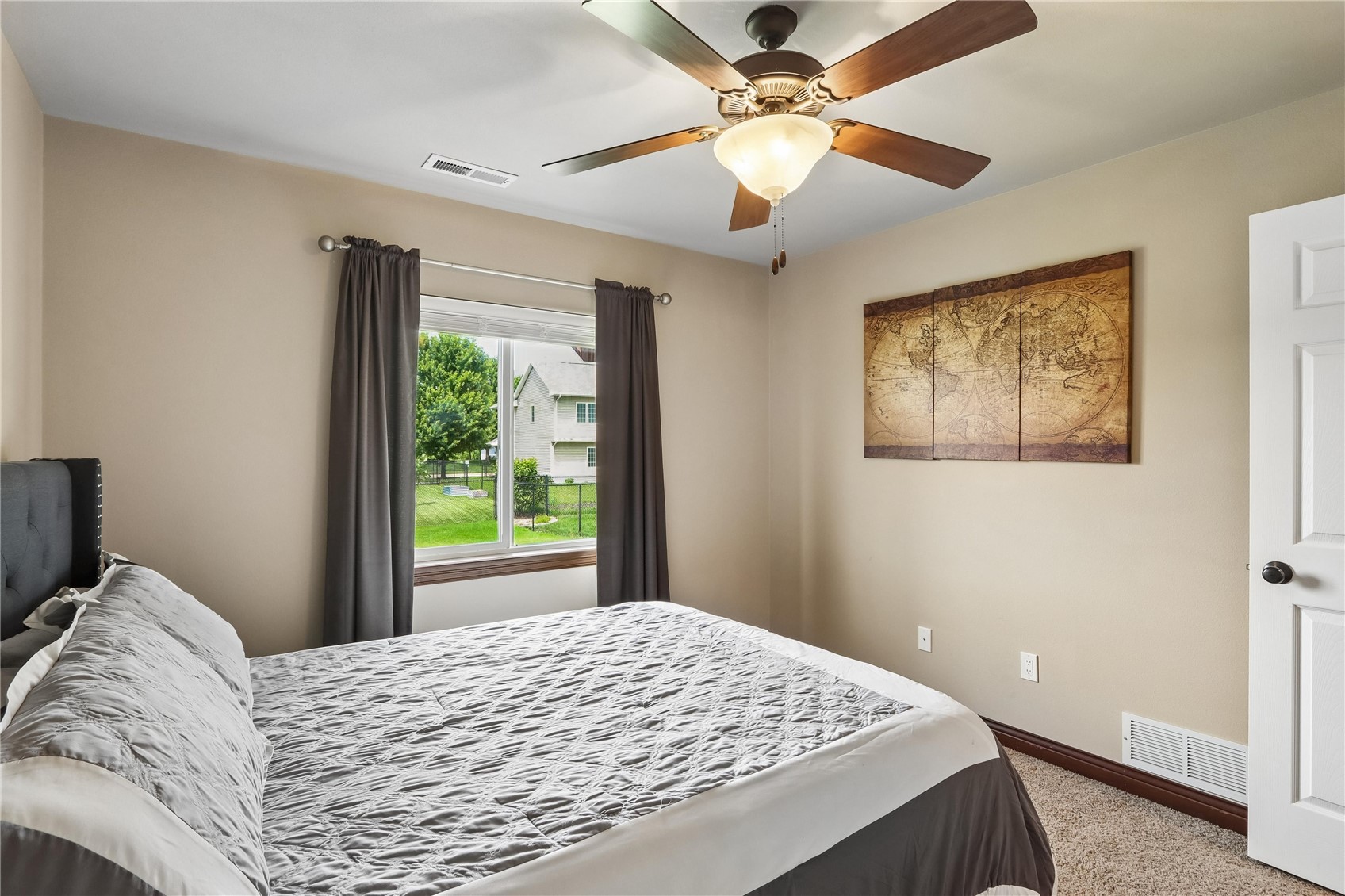 1542 Red Oak Drive North Liberty IA 52317