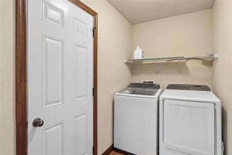 1542 Red Oak Drive North Liberty IA 52317
