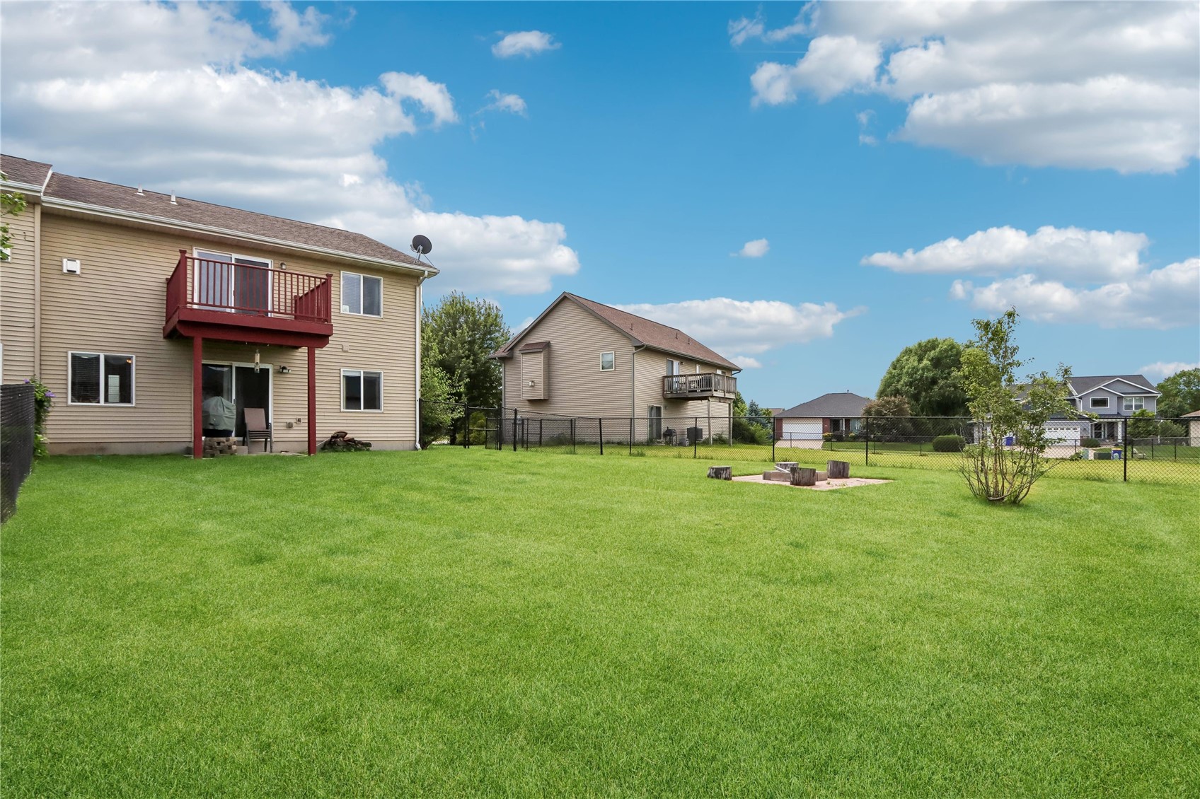 1542 Red Oak Drive North Liberty IA 52317