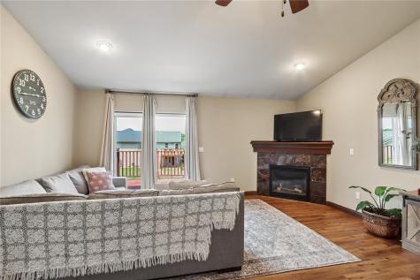 1542 Red Oak Drive North Liberty IA 52317