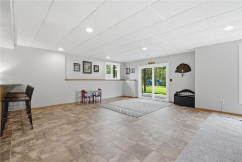 7977 218th Avenue Martelle IA 52305