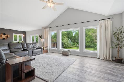 7977 218th Avenue Martelle IA 52305