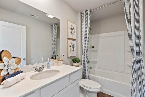 2751 Cecelia Drive Hiawatha IA 52233