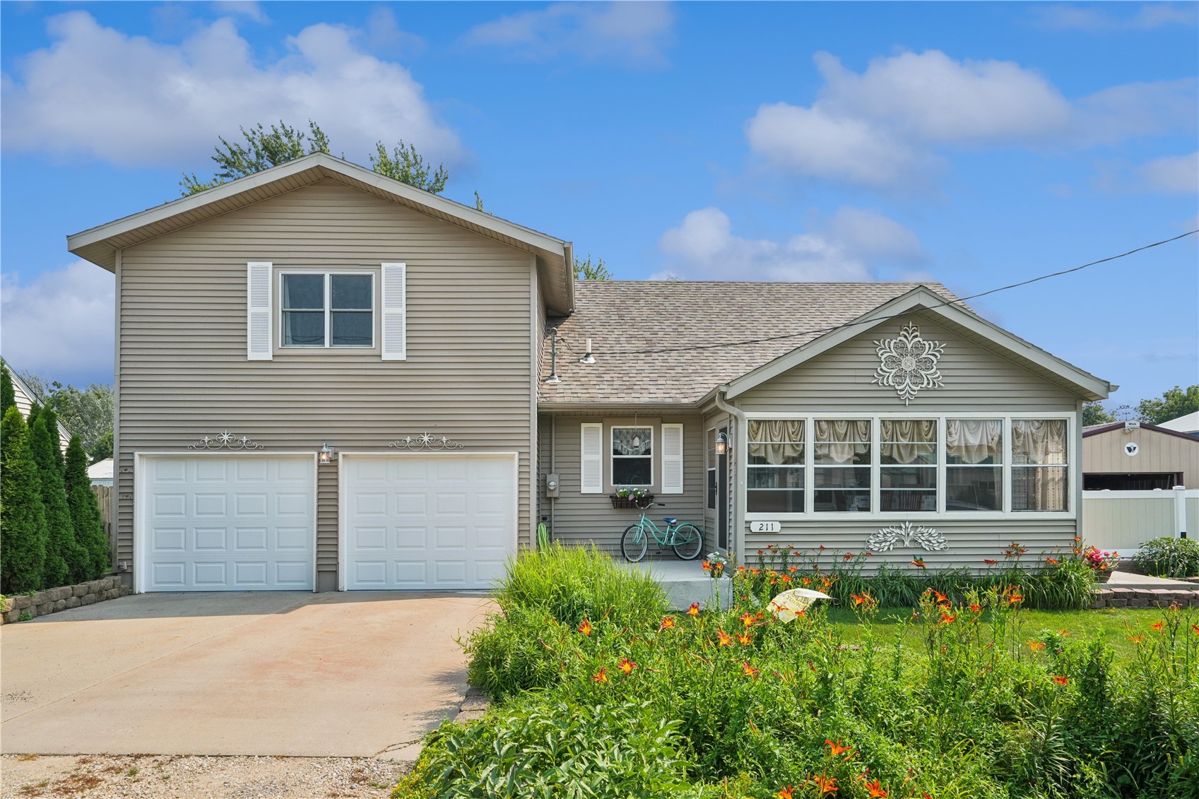 211 Hubbell Street Martelle IA 52305