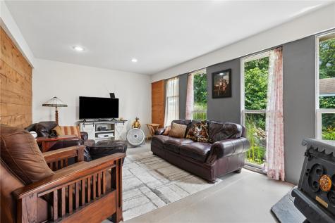 211 Hubbell Street Martelle IA 52305