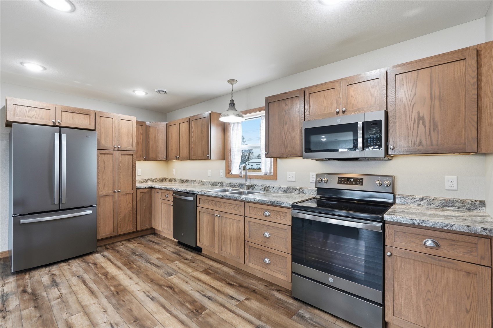 610 SE 1st Street IA 52640