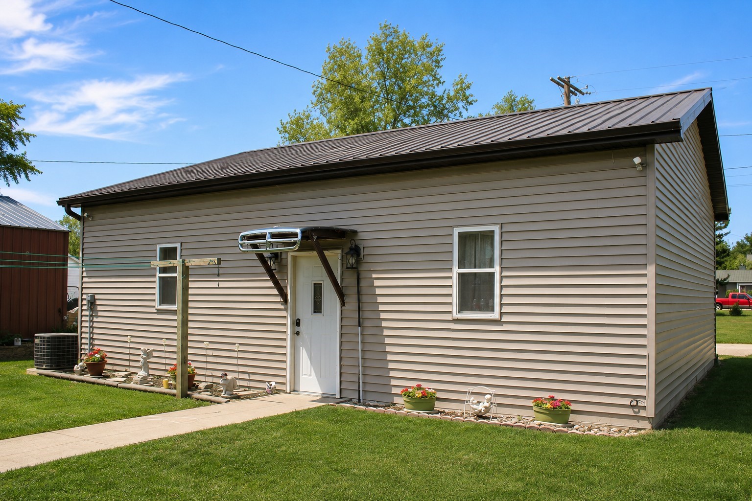 105 Grant Avenue Lowden IA 52255