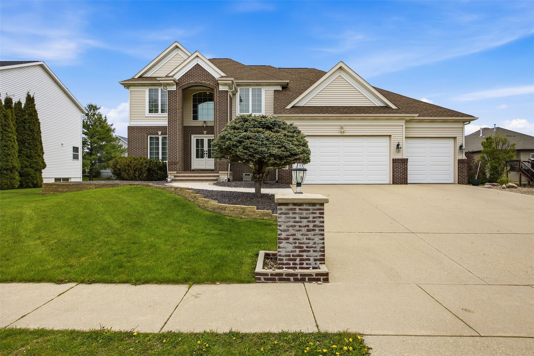 570 Landau Street Robins IA 52328