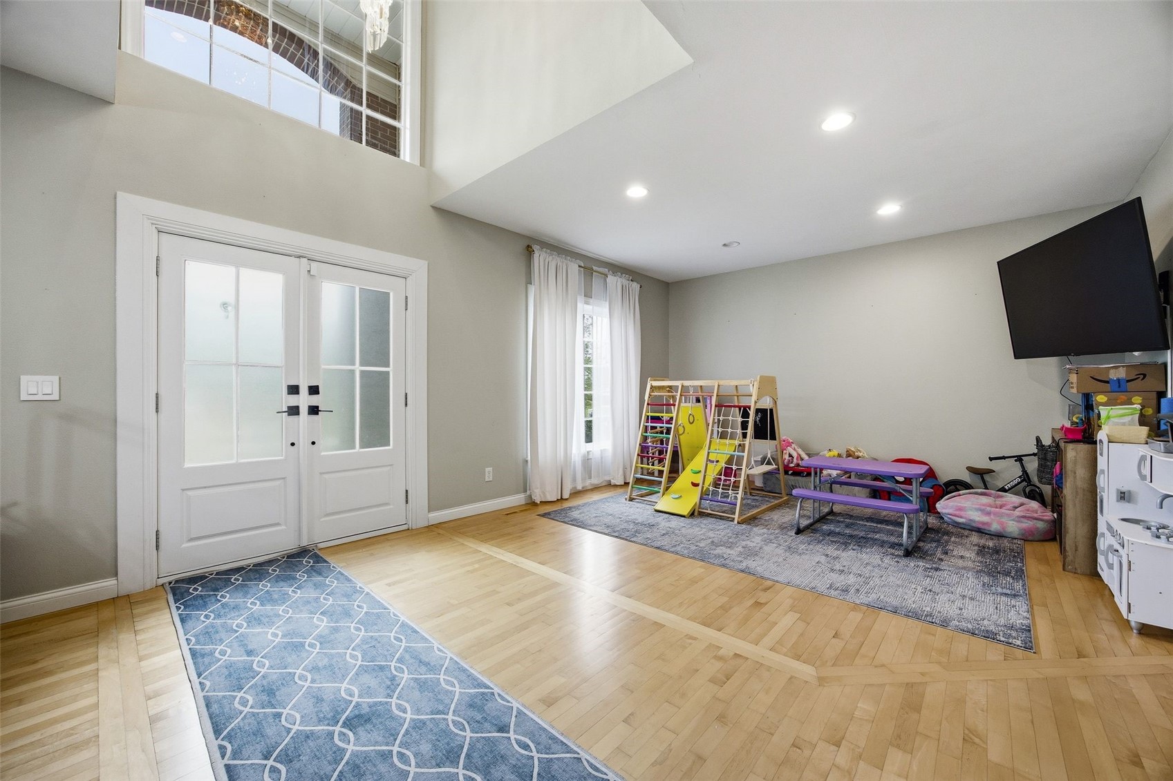 570 Landau Street Robins IA 52328