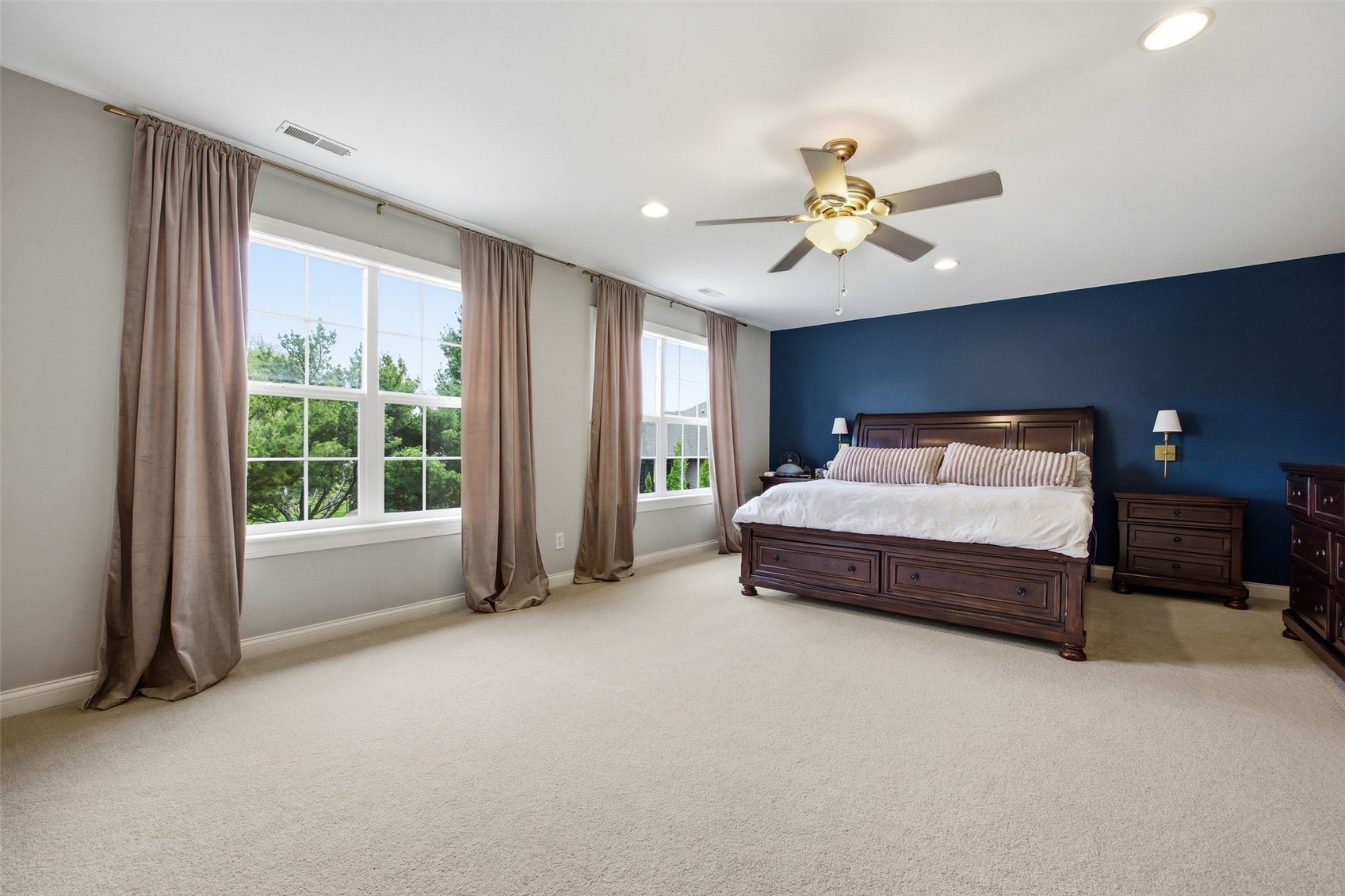 570 Landau Street Robins IA 52328