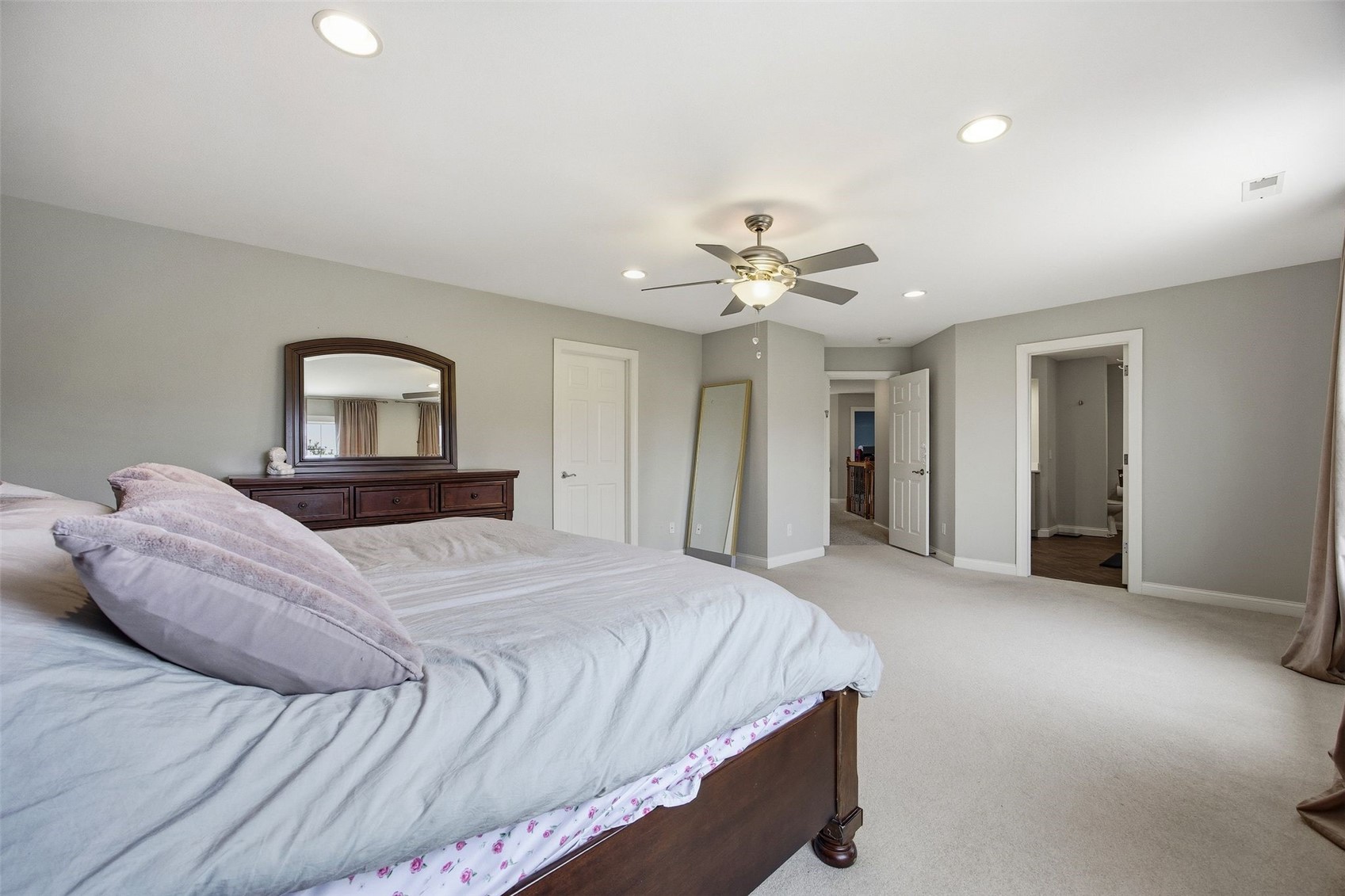 570 Landau Street Robins IA 52328