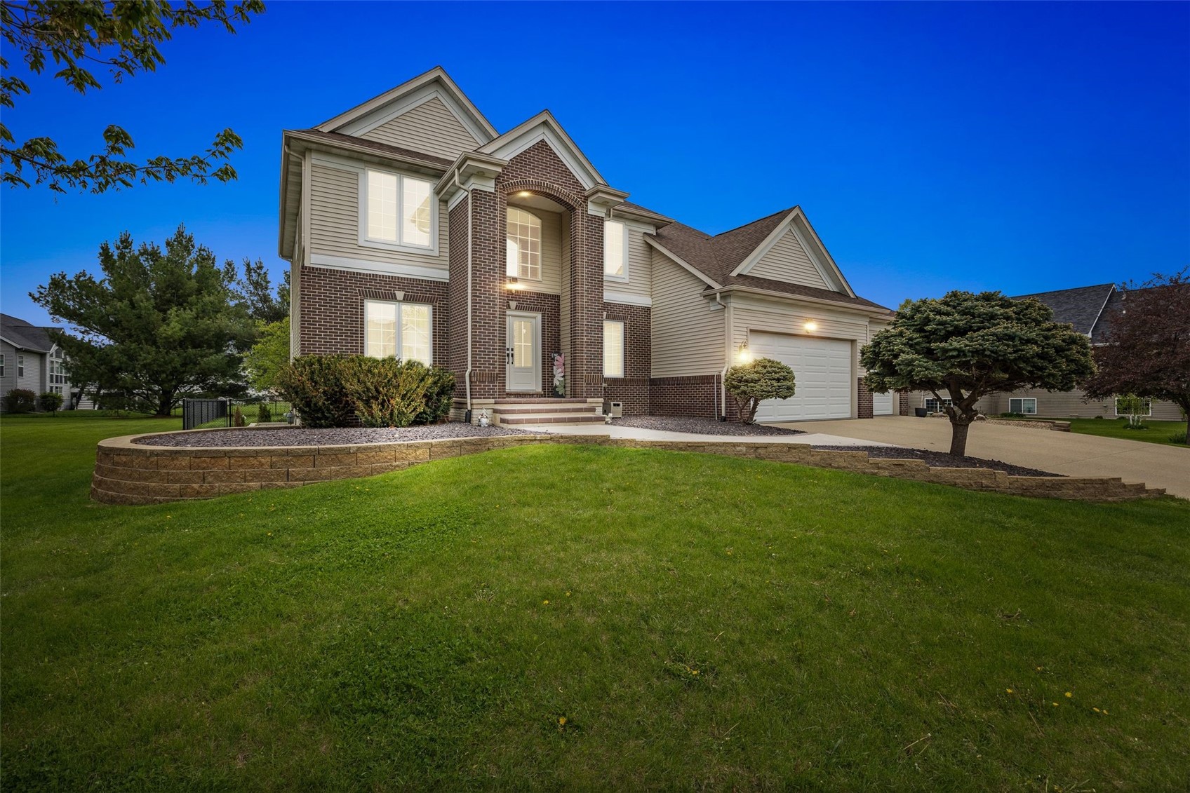 570 Landau Street Robins IA 52328