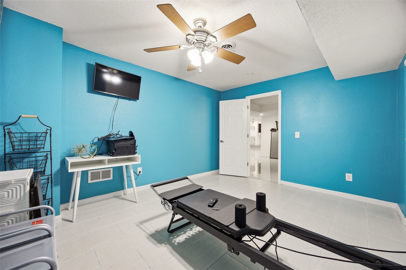 570 Landau Street Robins IA 52328
