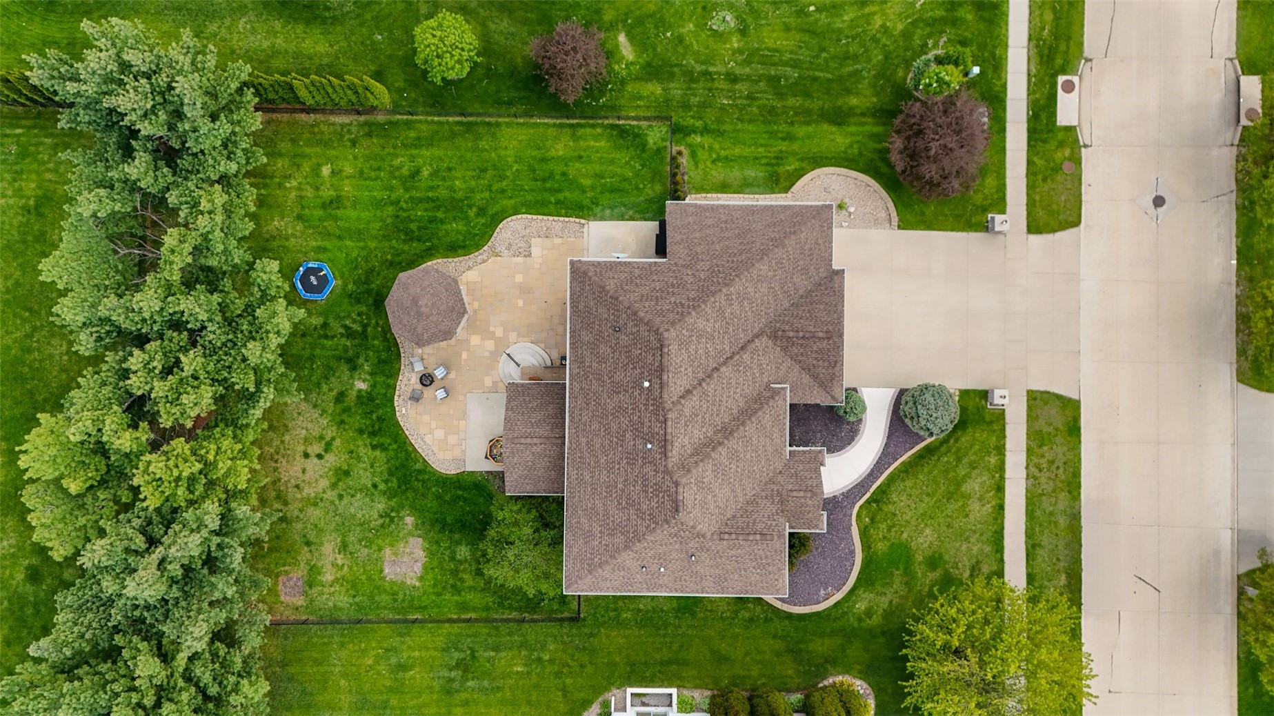 570 Landau Street Robins IA 52328