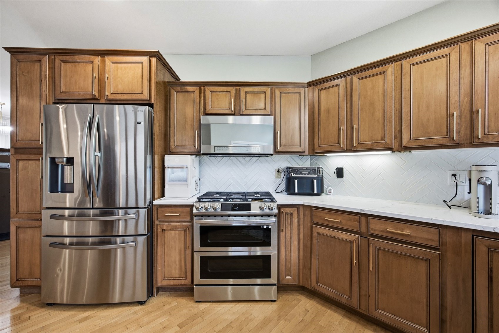 570 Landau Street Robins IA 52328
