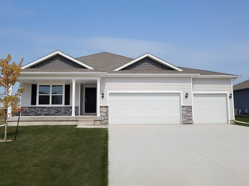 2878 Grassland Court Hiawatha IA 52233