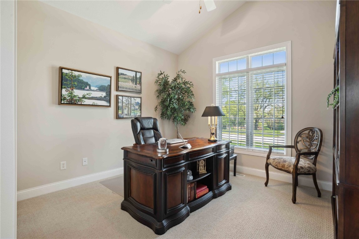 345 Oak Park Drive Robins IA 52328