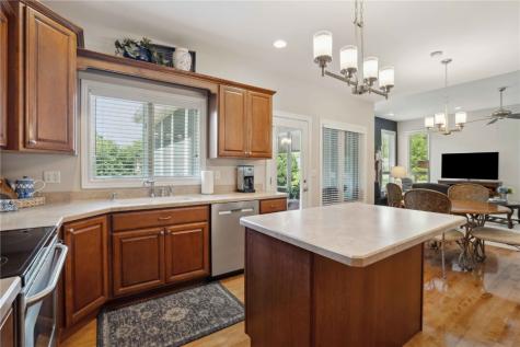 345 Oak Park Drive Robins IA 52328