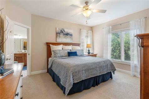 345 Oak Park Drive Robins IA 52328