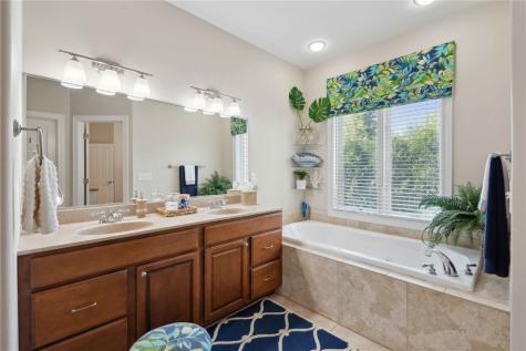 345 Oak Park Drive Robins IA 52328