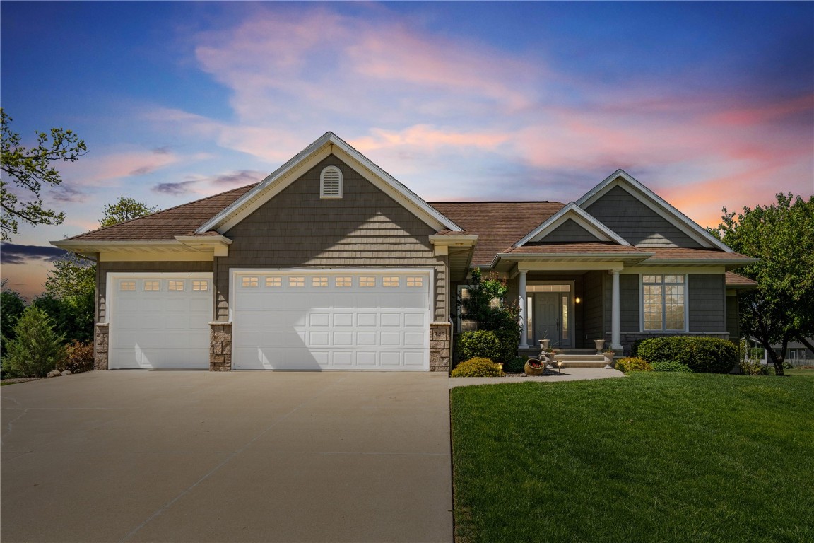 345 Oak Park Drive Robins IA 52328