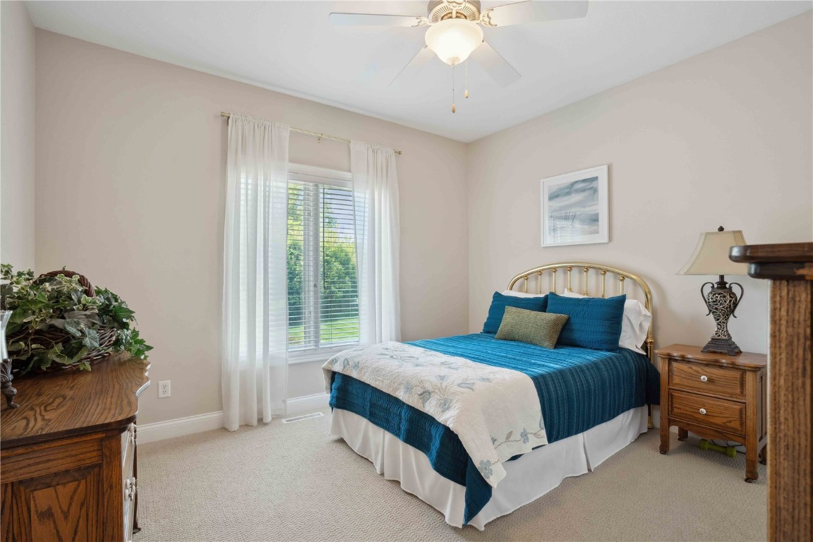 345 Oak Park Drive Robins IA 52328