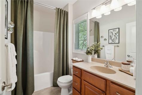345 Oak Park Drive Robins IA 52328