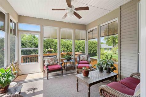345 Oak Park Drive Robins IA 52328