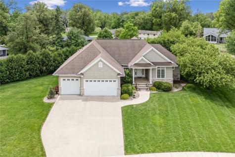 345 Oak Park Drive Robins IA 52328