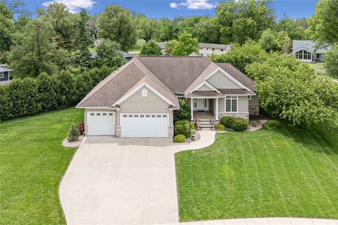 345 Oak Park Drive Robins IA 52328