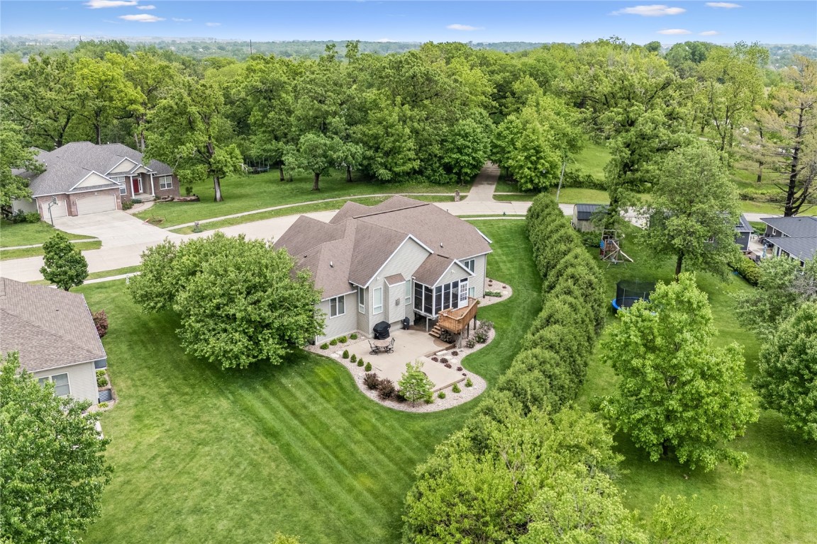345 Oak Park Drive Robins IA 52328