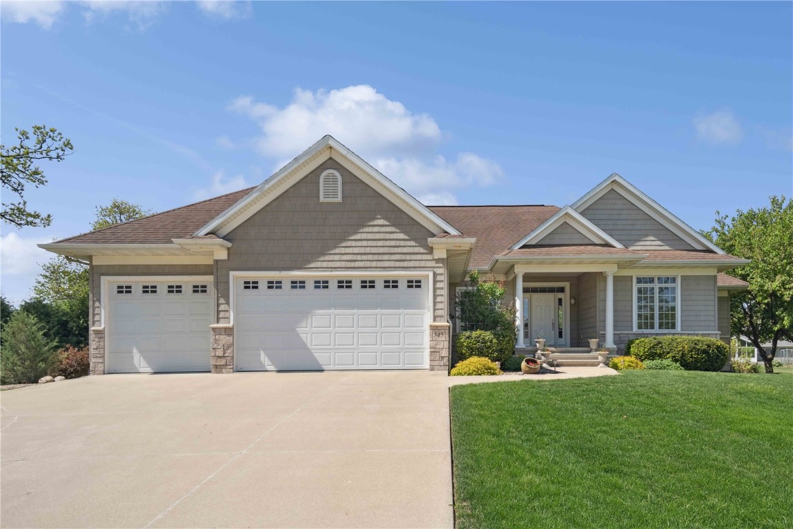 345 Oak Park Drive Robins IA 52328